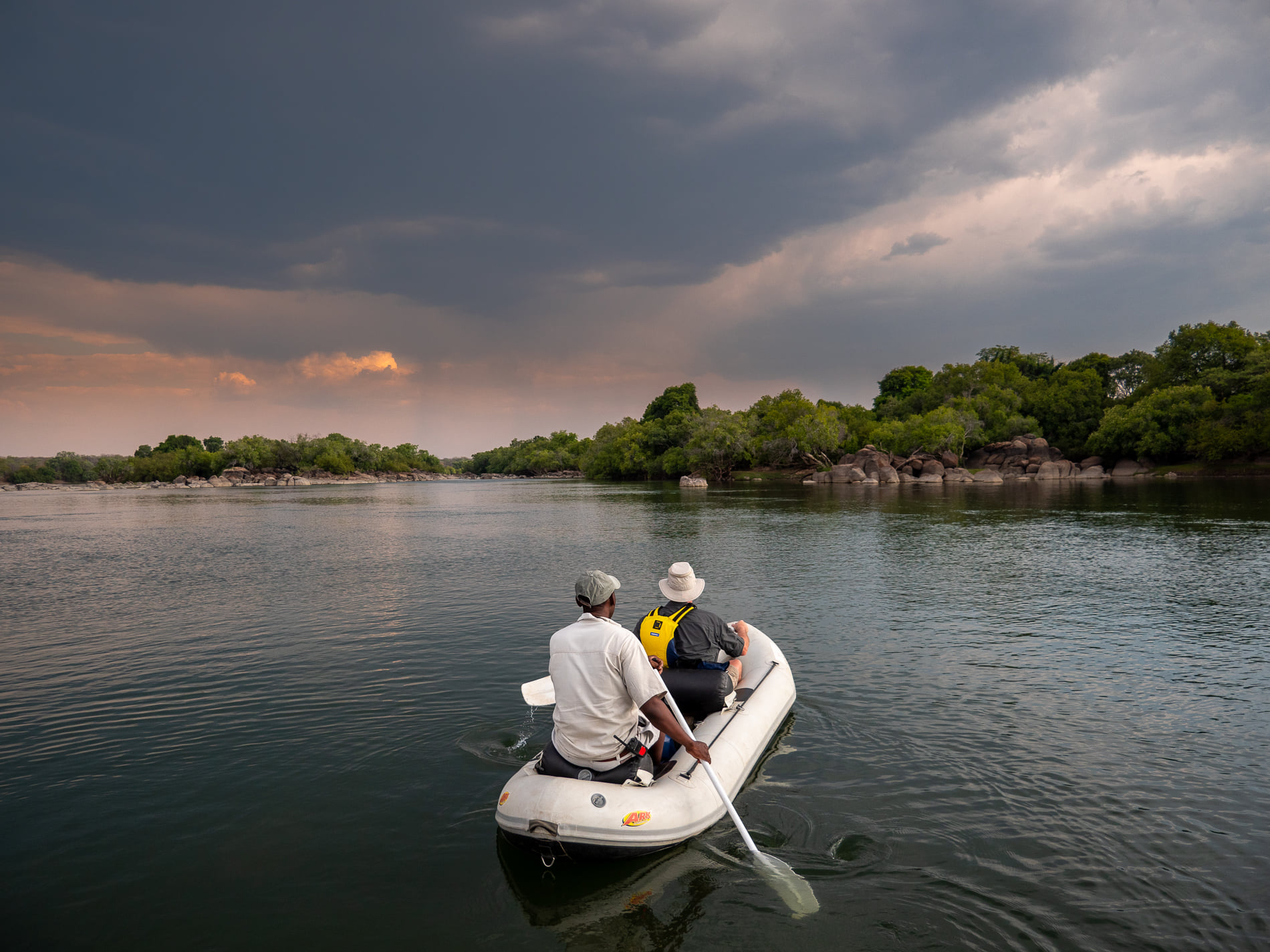 kaingu river boat cruise fishing